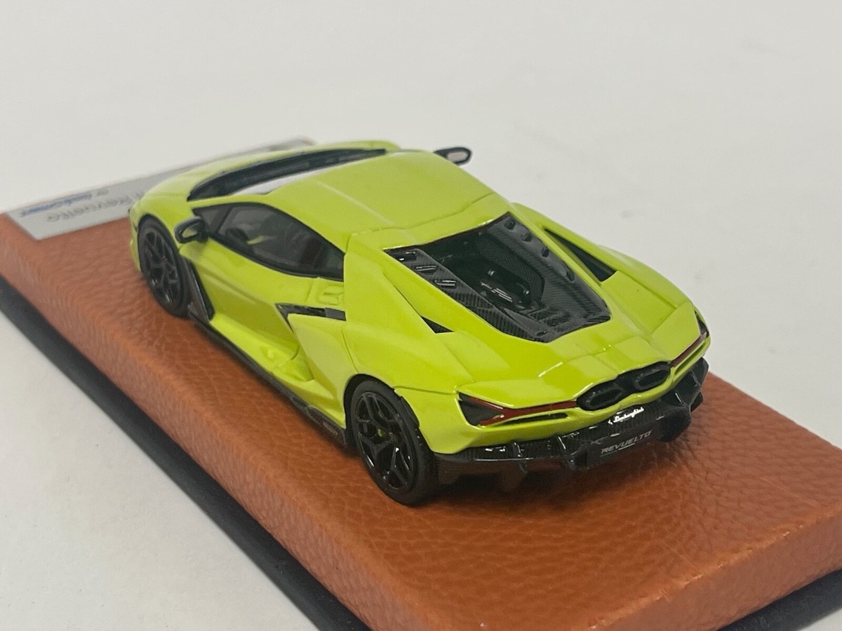 【2025A/W新作★送料無料】 1/43 leather Green Scandal In Revuelto Lamborghini Looksmart ミニカー