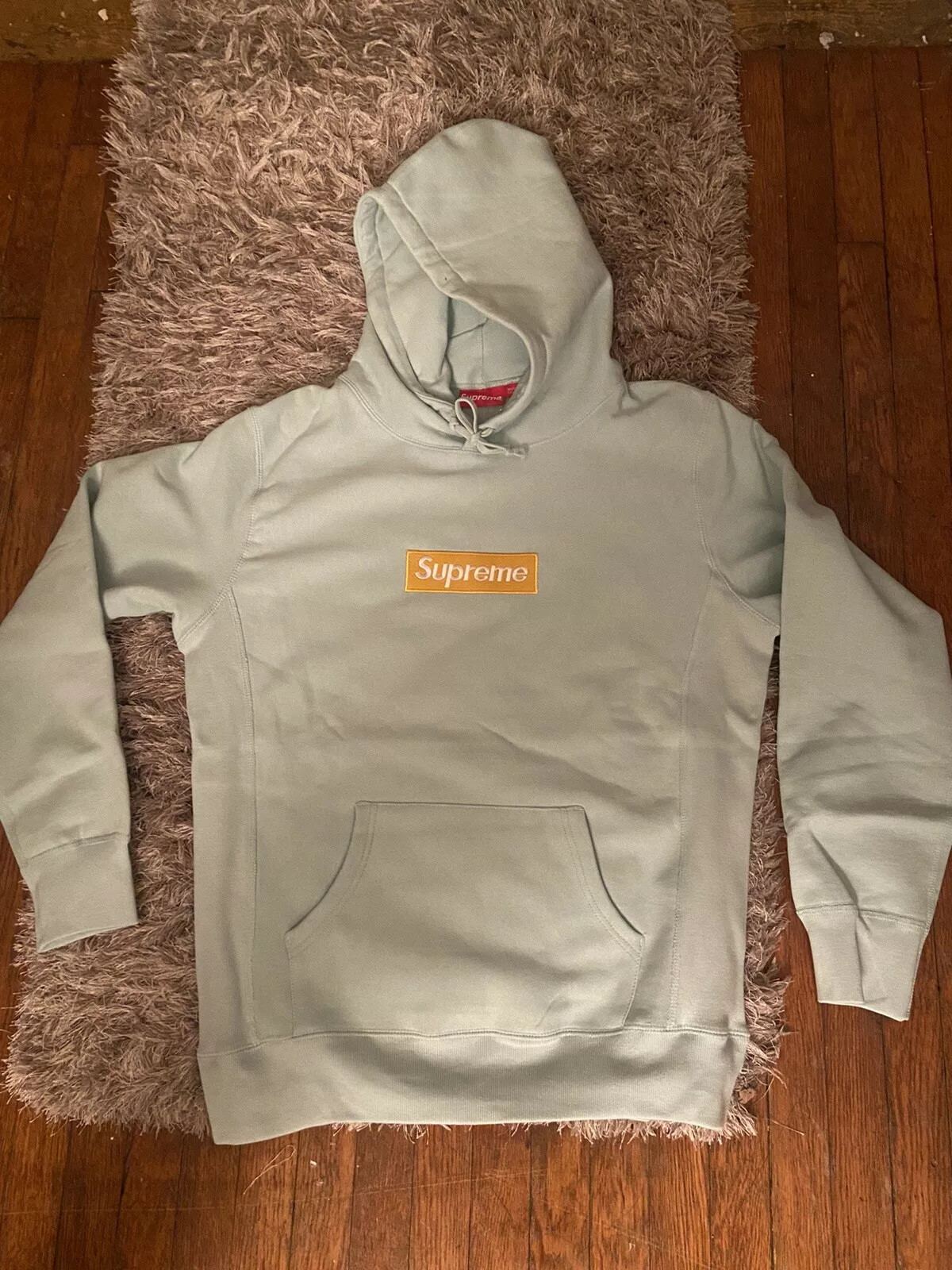 box logo supreme