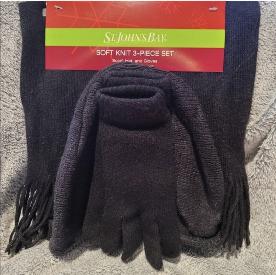 NWT- ST JOHNS BAY- 3 PIECE BLACK SET-SCARF GLOVES-HAT  display picture 2