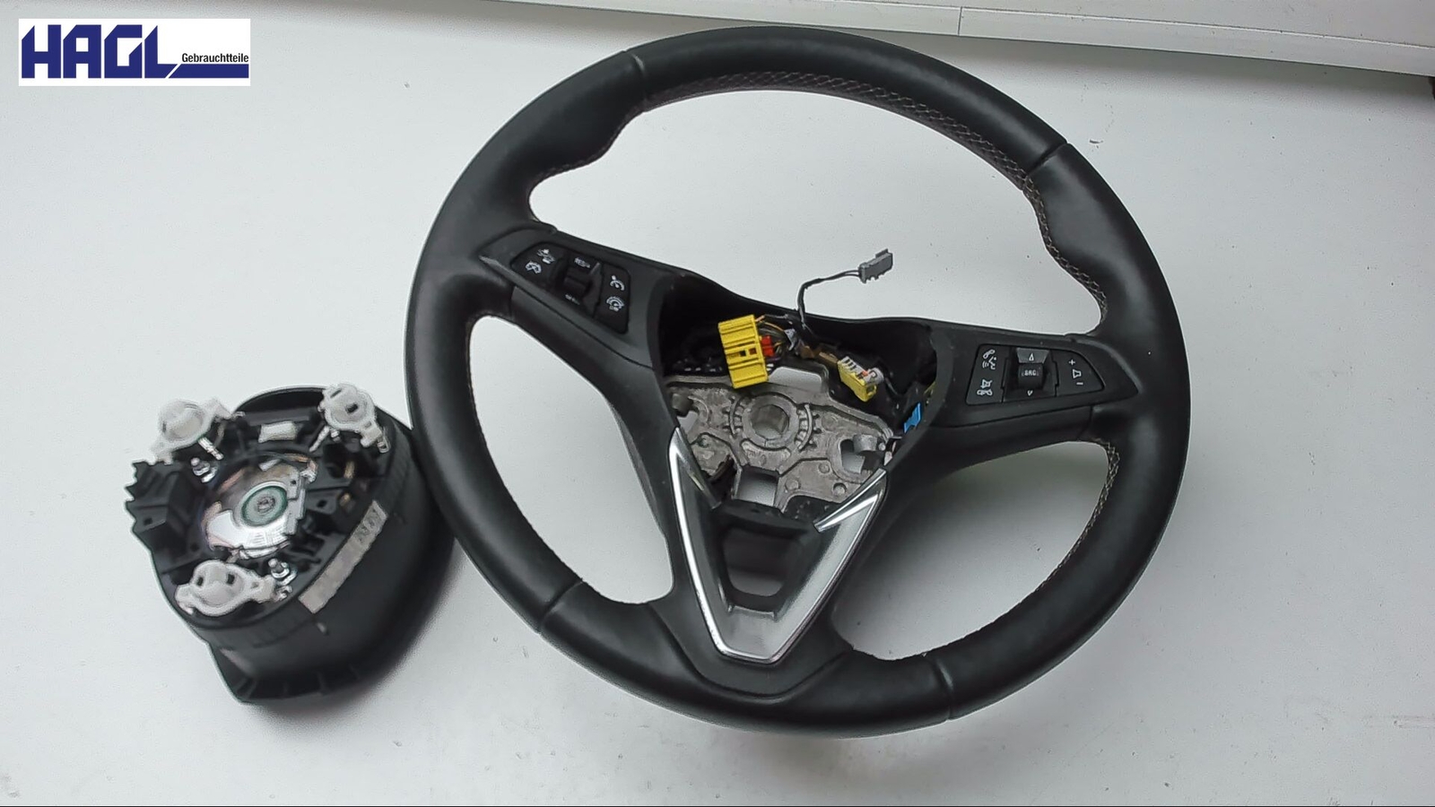 Lederlenkrad für Airbag 34258863A 39108896 34210358A Opel Astra 