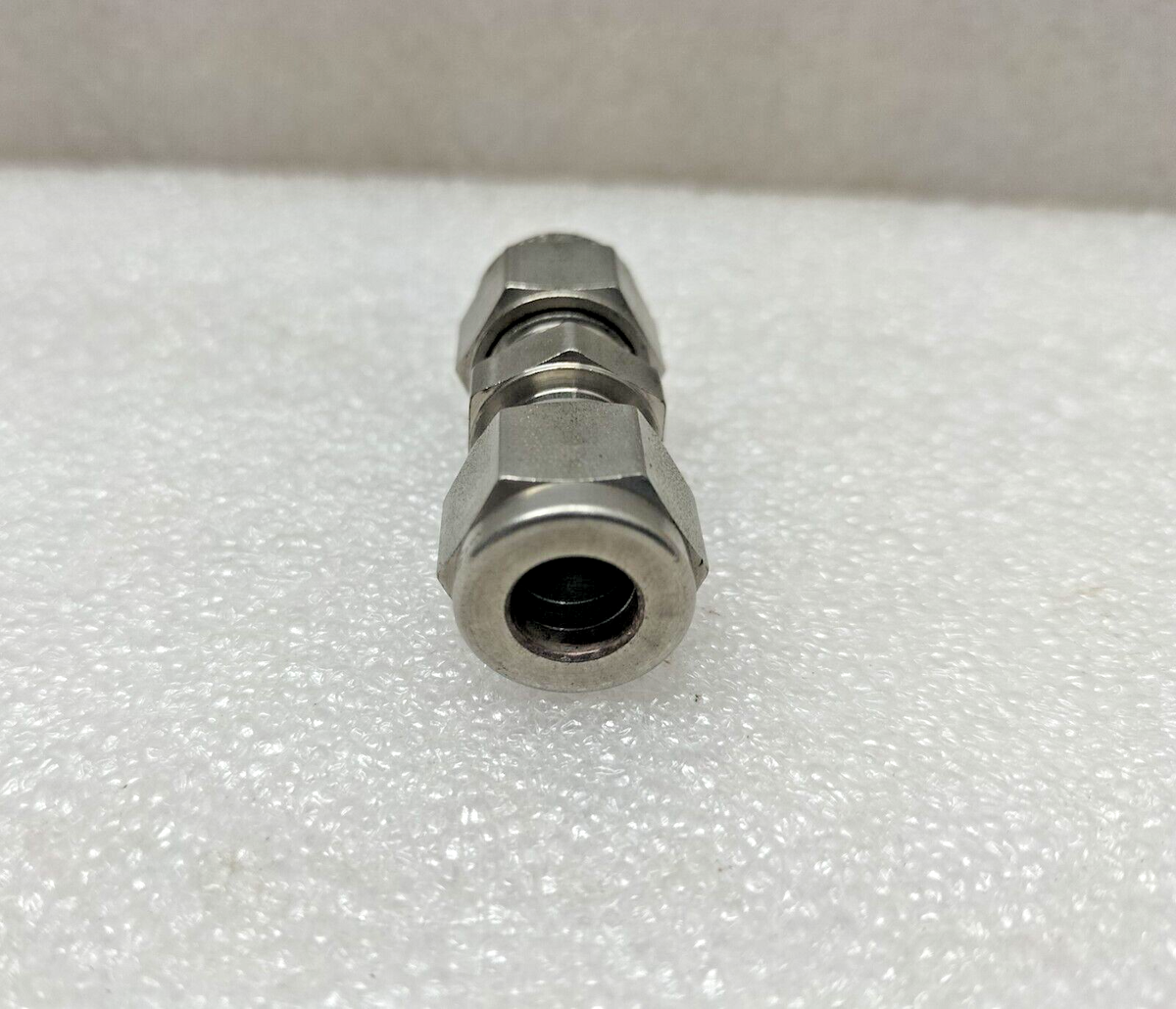 SS 200 6 1 Swagelok Tube Fitting, Reducing Union, 1/8 in. x 1/16 in