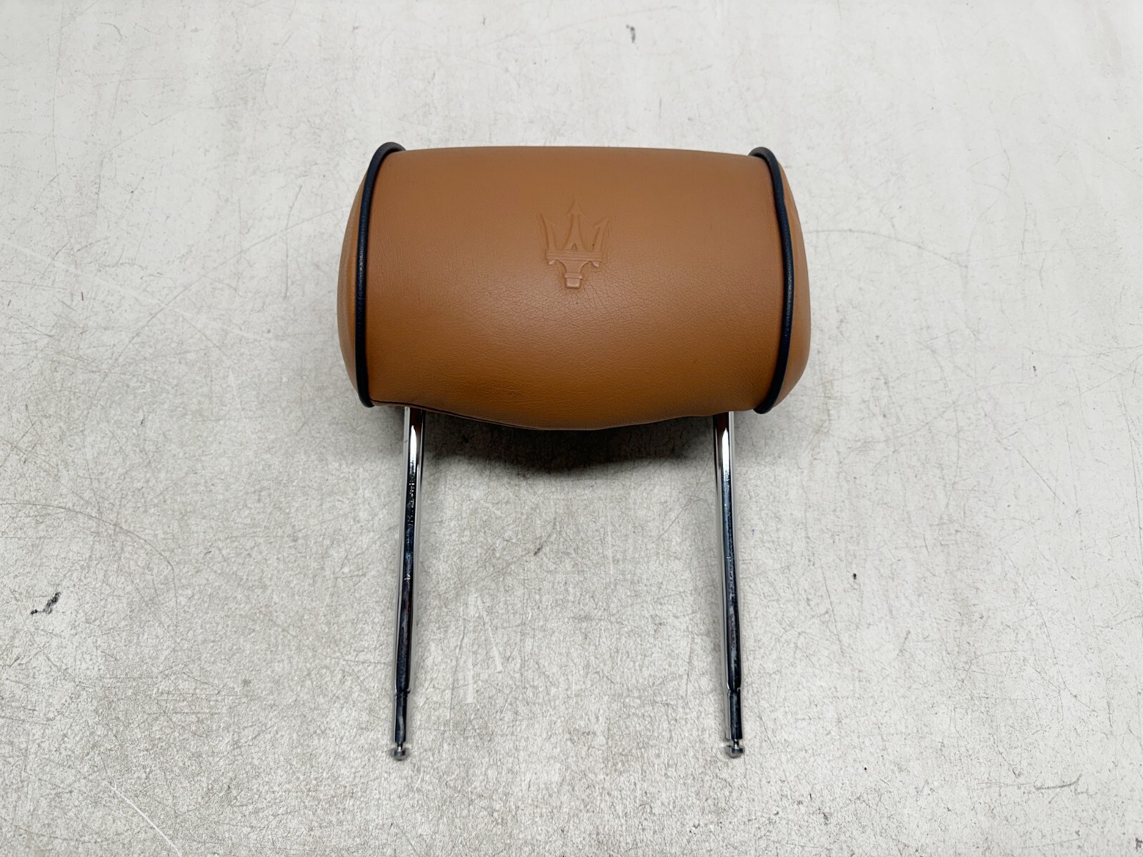 H411317 2003-2012 Maserati Quattroporte Front Seat Headrest Head Rest LH OR RH