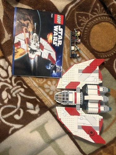 LEGO Star Wars T-6 Jedi Shuttle 7931 Complete Set with Minifigures