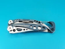 LEATHERMAN Skeletool Multi Tool - Combo Blade Knife Pliers! Navy Blue Handle!