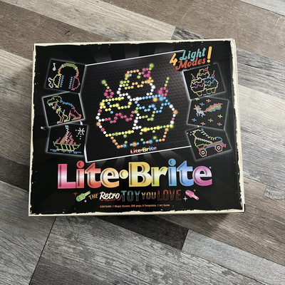 214 Pegs Magic Screen Retro Style Lite Brite Kids Toy Fun Light Bright Game Set
