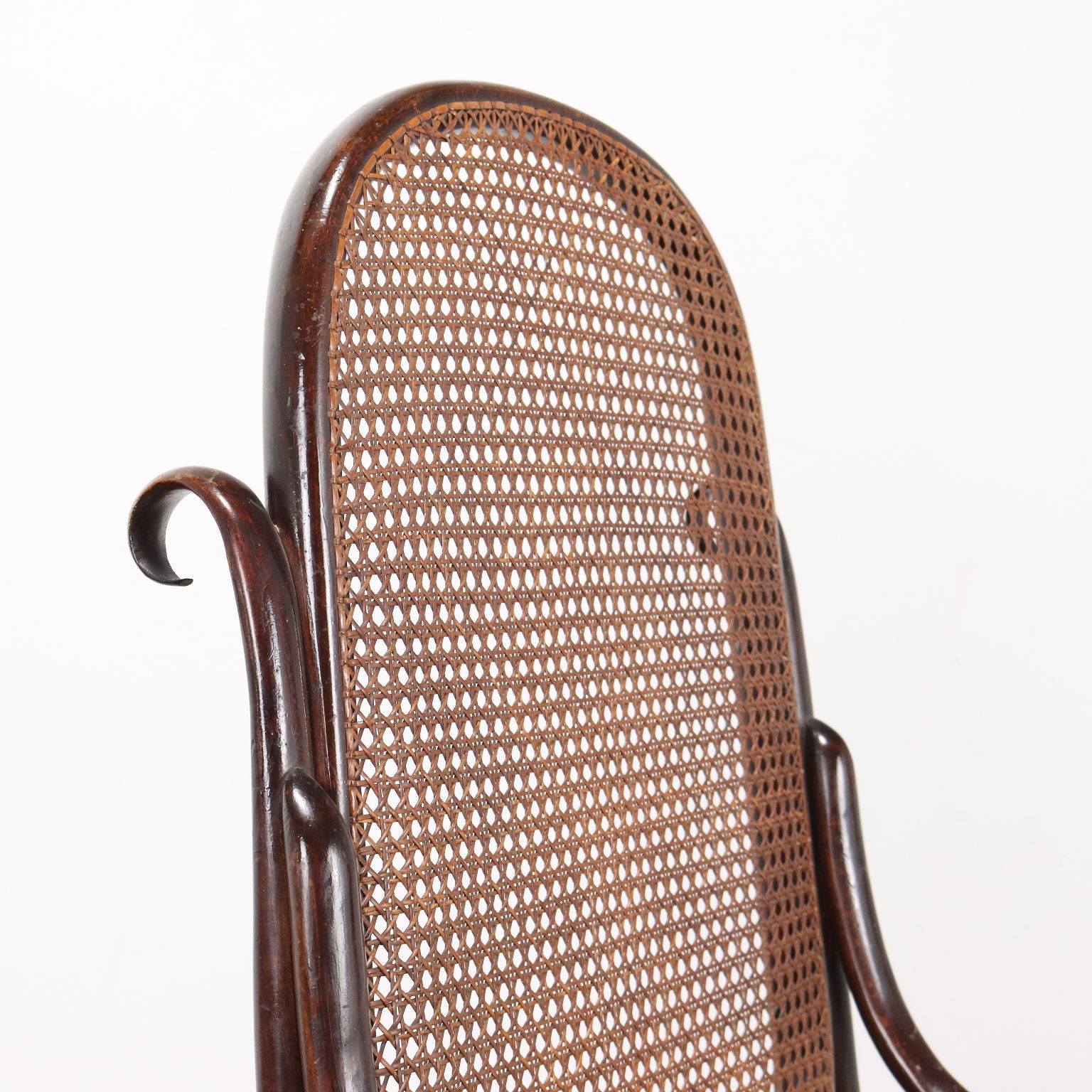 Antiker Schaukelstuhl Thonet Stil Buche Jugendstil des XX Jhs Originell