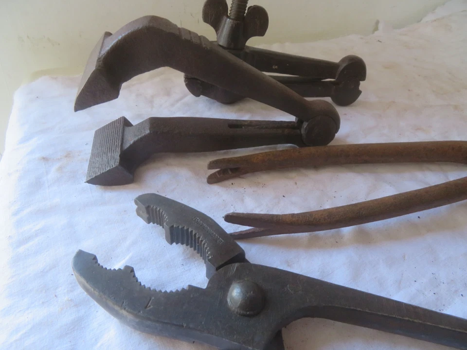4 x outil ancien cordonnier bourrelier pince à border étau - Photo 2/3