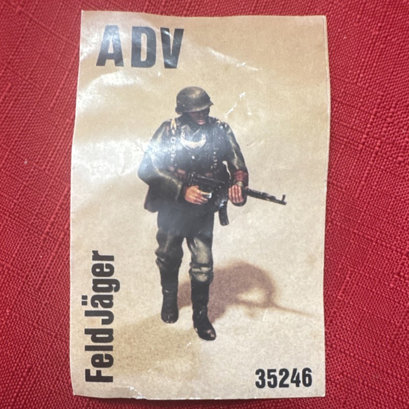 ADV Feldjäger Soldier Resin Figure WW2 German Military Police Kit , #35246