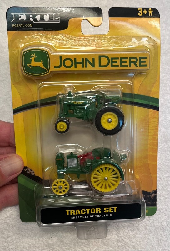 2006 Ertl John Deere Tractor Set #37433 1:64 NIB Free Shipping