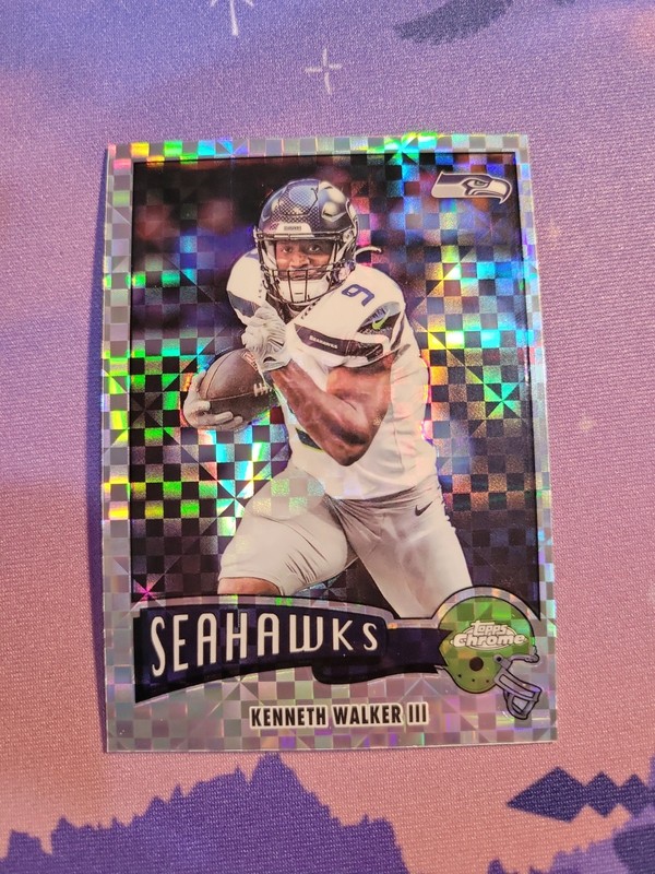 2025 Topps Chrome Kenneth Walker III #1975-30 1975 X-Fractor Seahawks NM