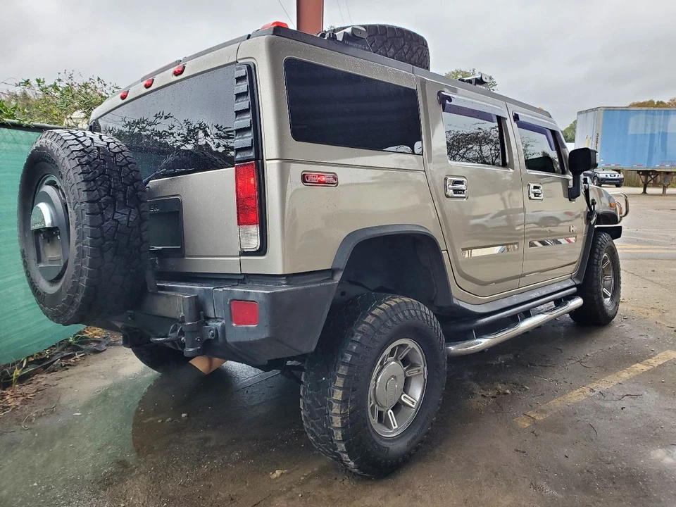 Used Air Cleaner Assembly fits: 2007 Hummer H2  Grade A - Image 2 of 4