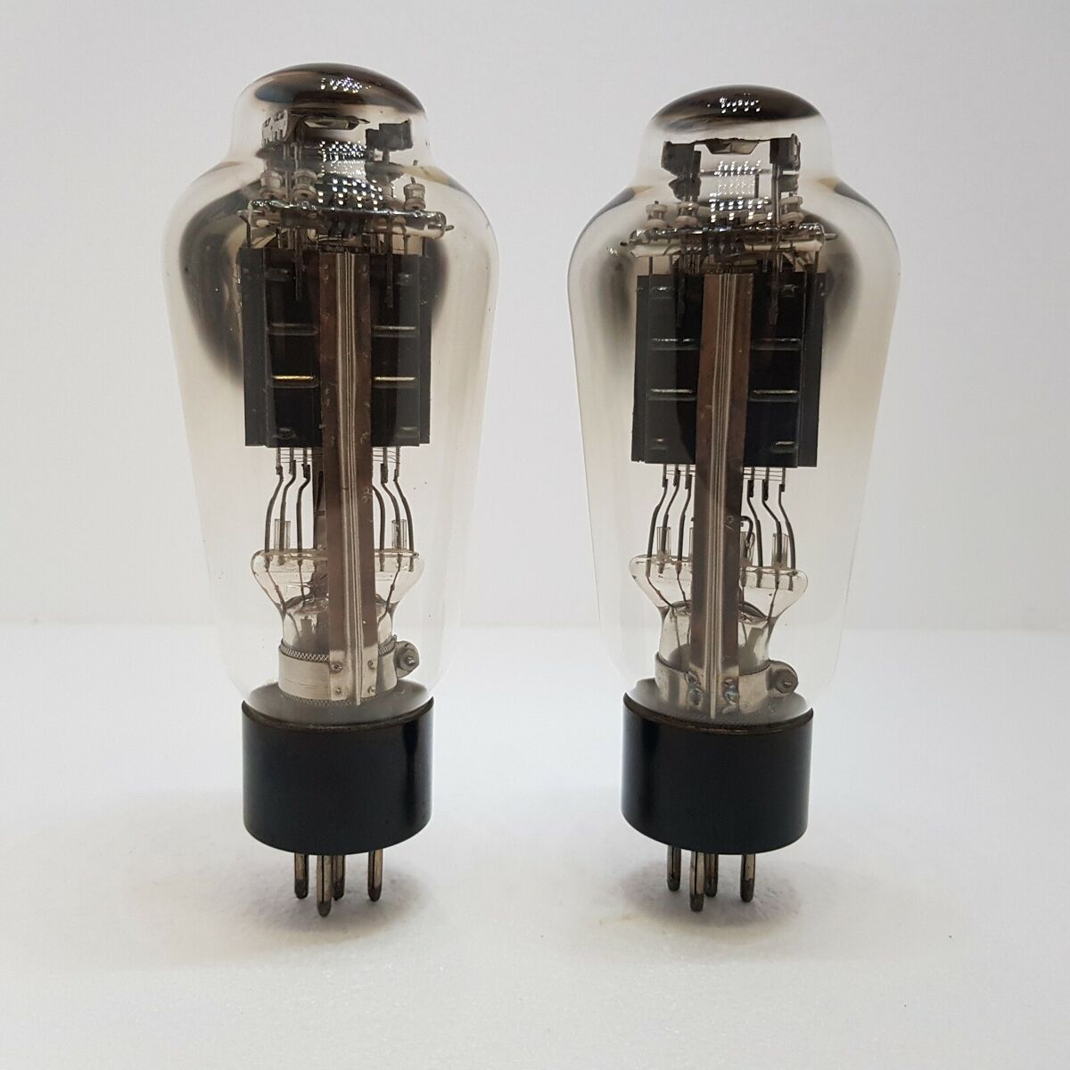 2X 4650 f443N Philips Eindhoven one NOS/other not work 2X 4650 f443N Philips Eindhoven one NOS/other not work