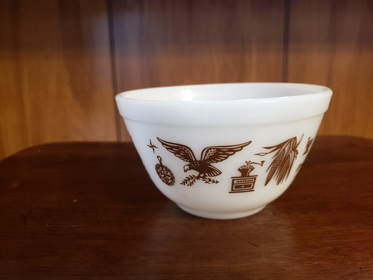VINTAGE PYREX 401 EARLY AMERICAN HERITAGE MIXING BOWL BROWN EAGLE
