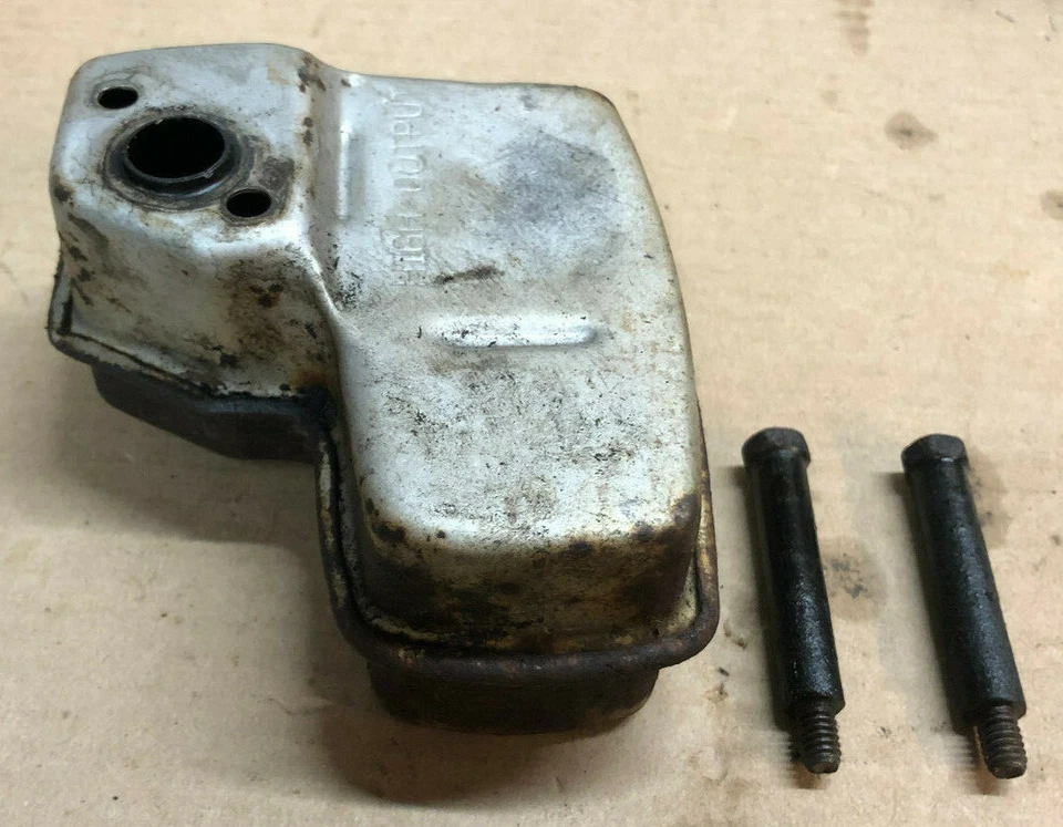 Toro Tecumseh LEV120 LV195EA Muffler 37498 w/ Bolts Craftsman (#707) - Image 2 of 3