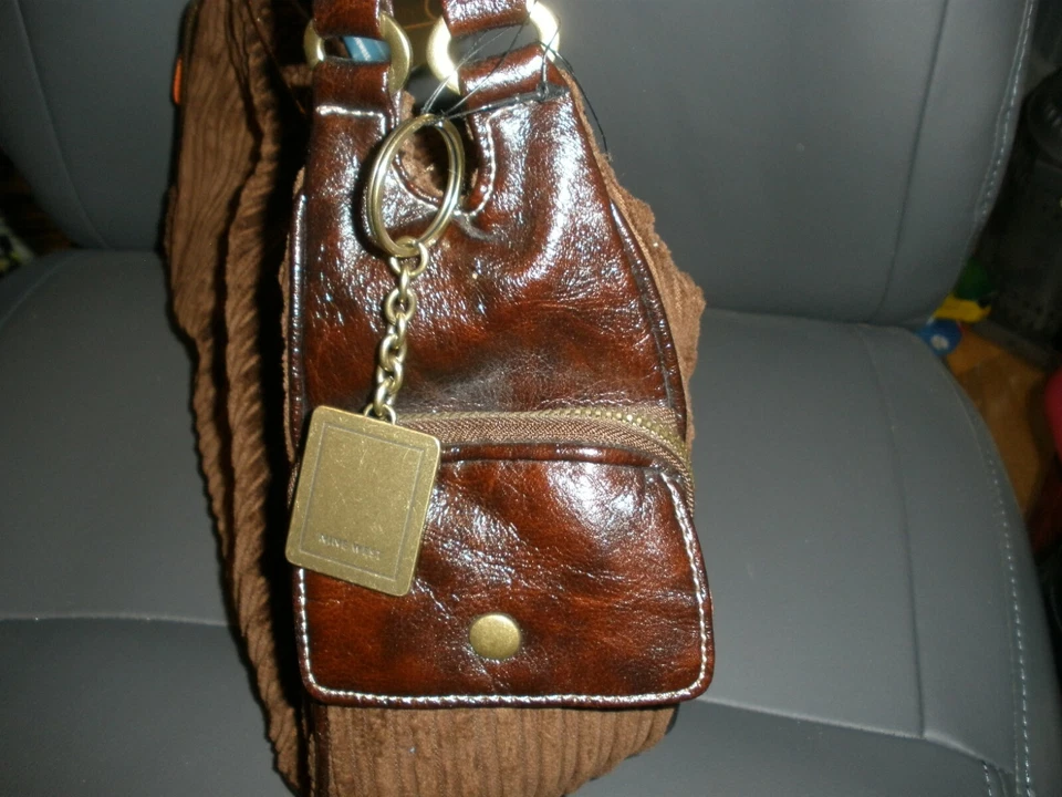 НОВАЯ коричневая вельветовая женская сумочка Nine West сумочка с угловыми карманами (P5) - Изображение 4 из 4