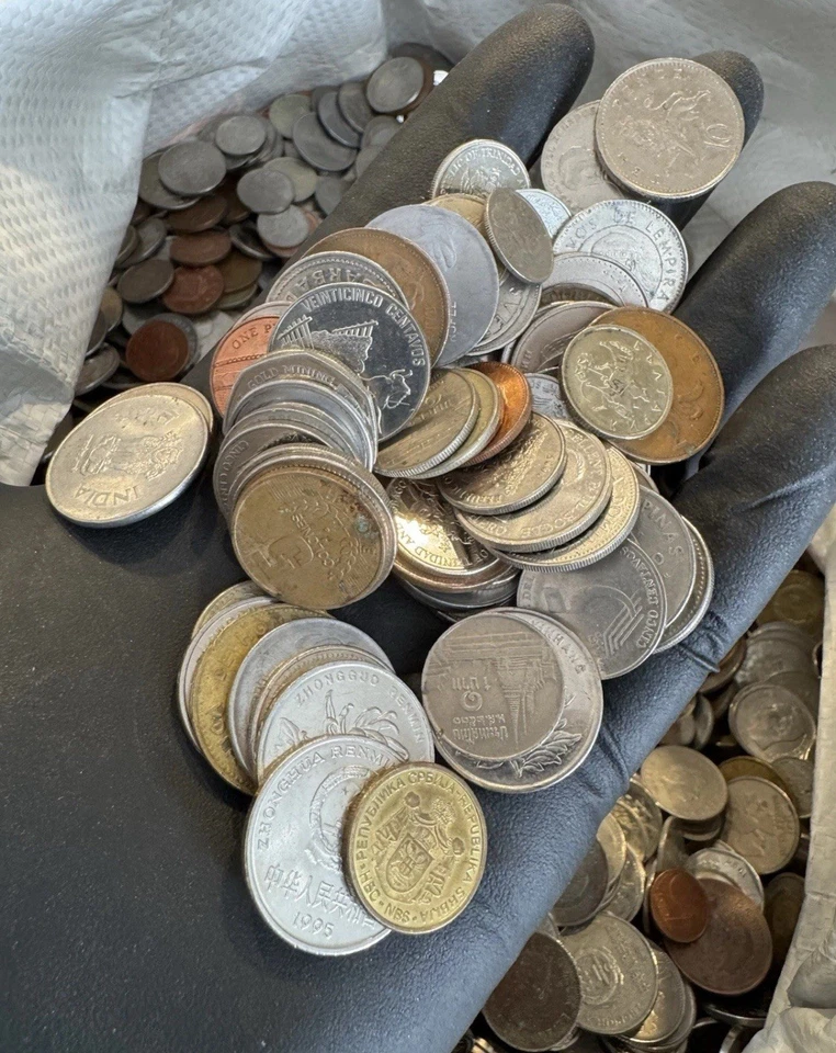 1 Pound of World Coins INTERNATIONAL FOREIGN. 1lb. assorted bulk lot. Unsorted - Image 3 of 4