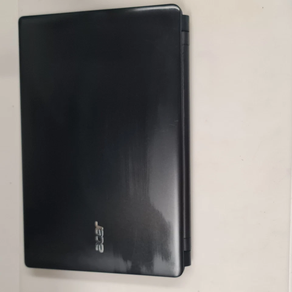 acer ASPIRE E1 V5WE3 8GB RAM 120 SSD , WINDOW 10 WITH CHARGER ( NEED NEW BATTERY - Image 4 of 4