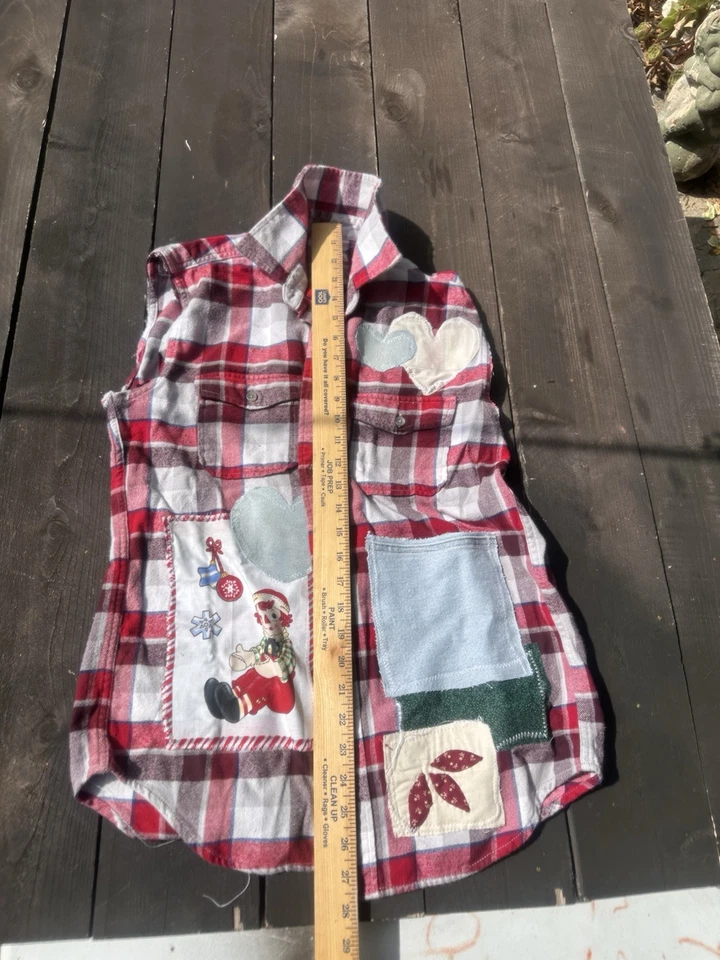 Edredón de bolsillo de franela reciclada sin mangas para mujer M rojo Cottagecore Raggedy Ann Foto 3 de 4