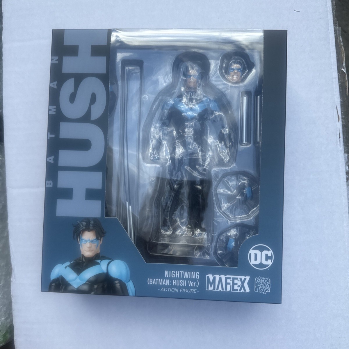 Mafex No. 175 DC Comics Batman Hush Nightwing action figure Mafex No. 175 DC Comics Batman Hush Nightwing action figure