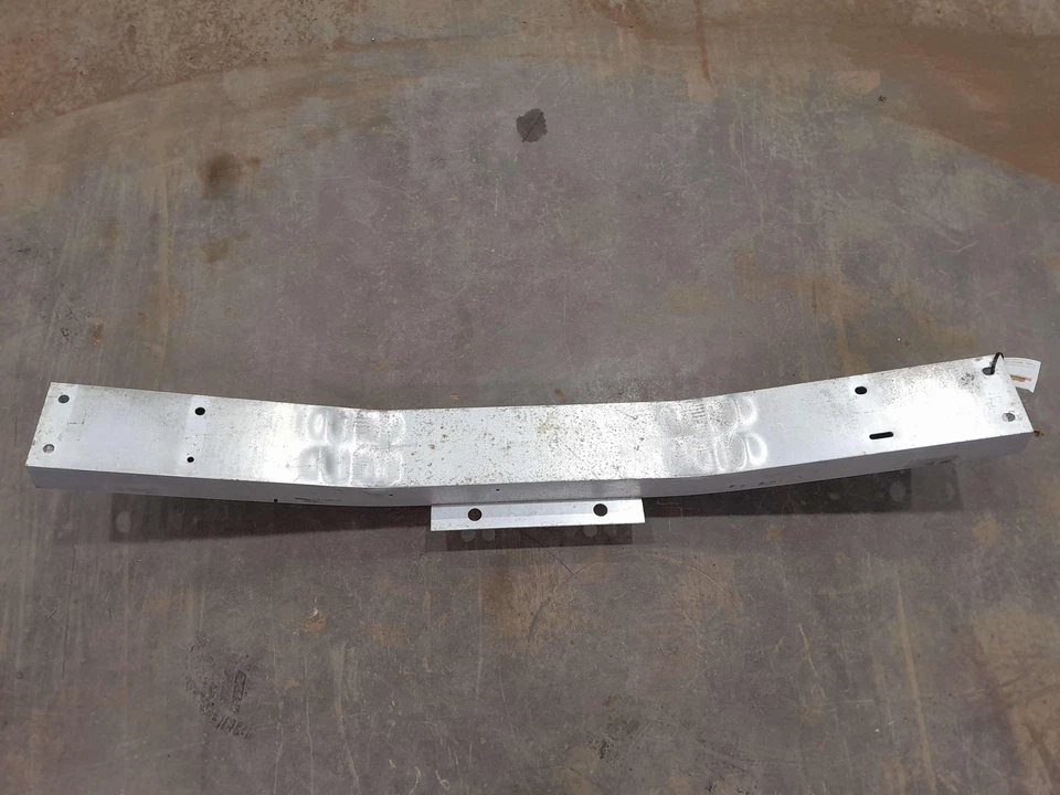 Refuerzo de barra de impacto para parachoques trasero Infiniti G25 2011-2012 OEM 85030JK51A Foto 4 de 4