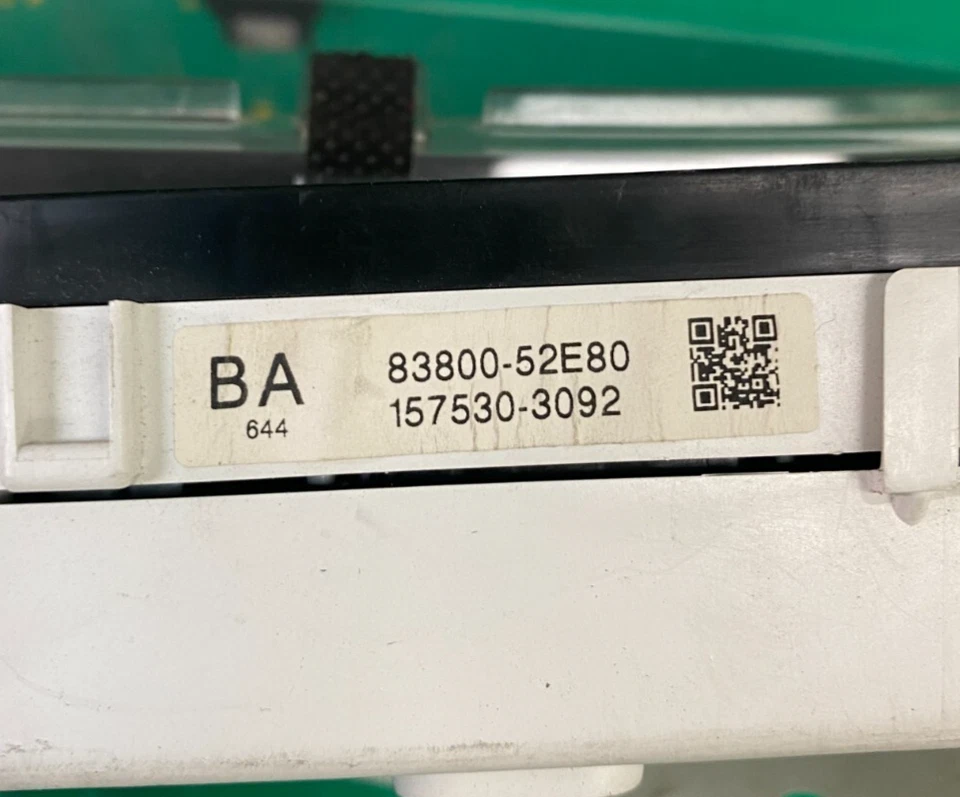 Cuadro de instrumentos Toyota Yaris 2007-2008 123 k millas velocímetro 83800-52E80 Foto 3 de 3