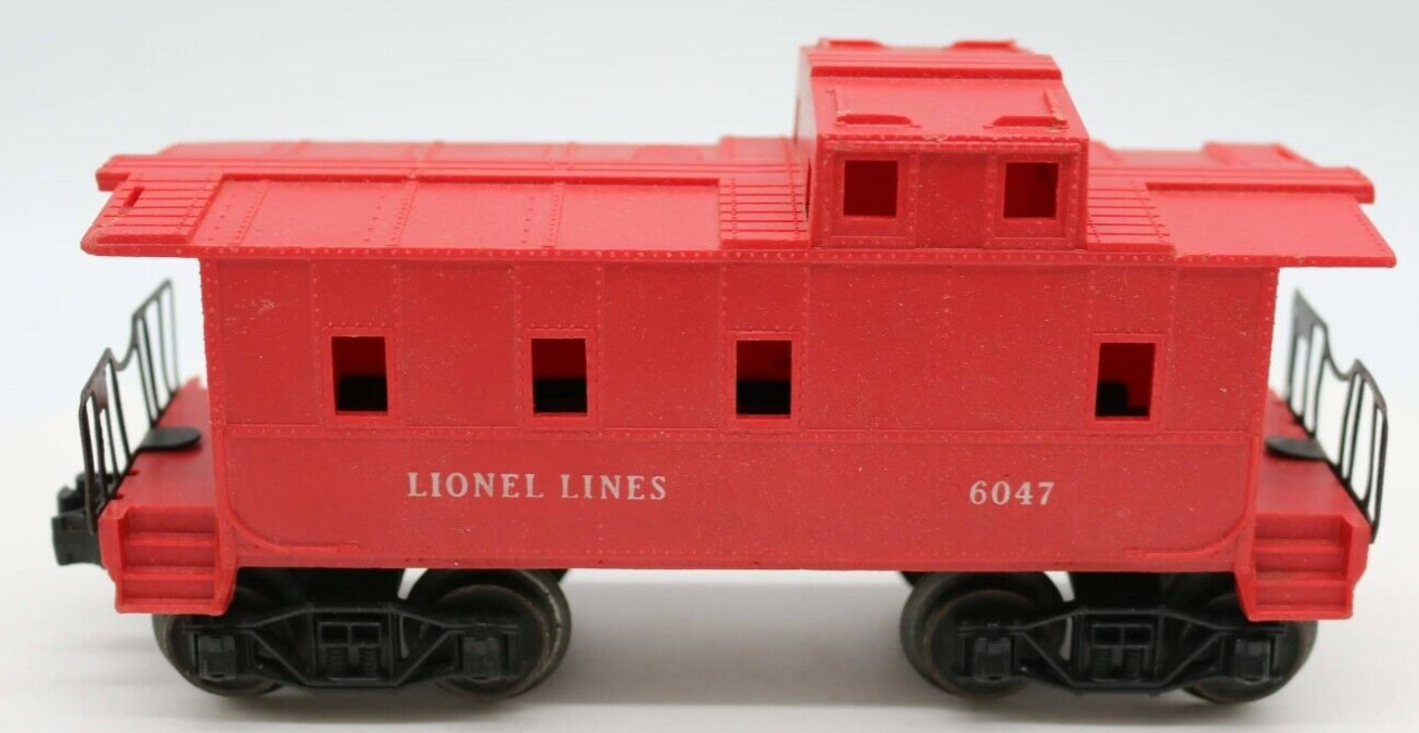LIONEL LINES O Gauge 6047 Red Caboose Plastic Diecast Rails Wheels Postwar Era