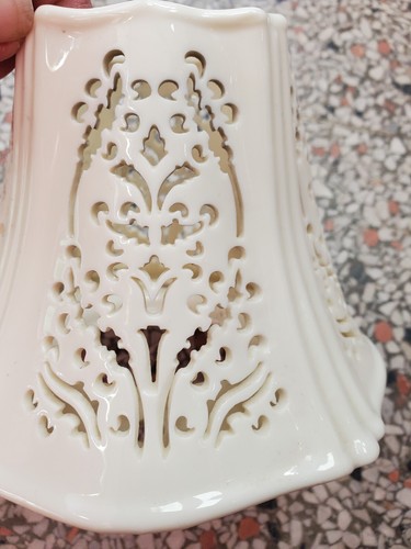 Yankee Candle Porcelain Lace Scroll Candle Topper - Picture 3 of 7