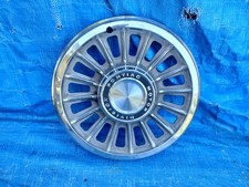 1965 Pontiac Bonneville Catalina Laurentian Parisienne Hubcap Wheel Cover 14 1965 Pontiac Bonneville Catalina Laurentian Parisienne Hubcap Wheel Cover 14