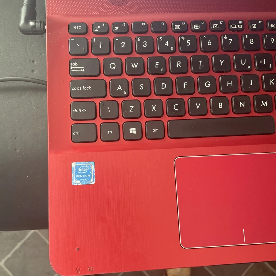 ASUS Sonic master X541s 1Tb HD 4Gb ram Card Reader DVD Rw USB C & 3 HDMI VGA LAN - Image 3 of 4