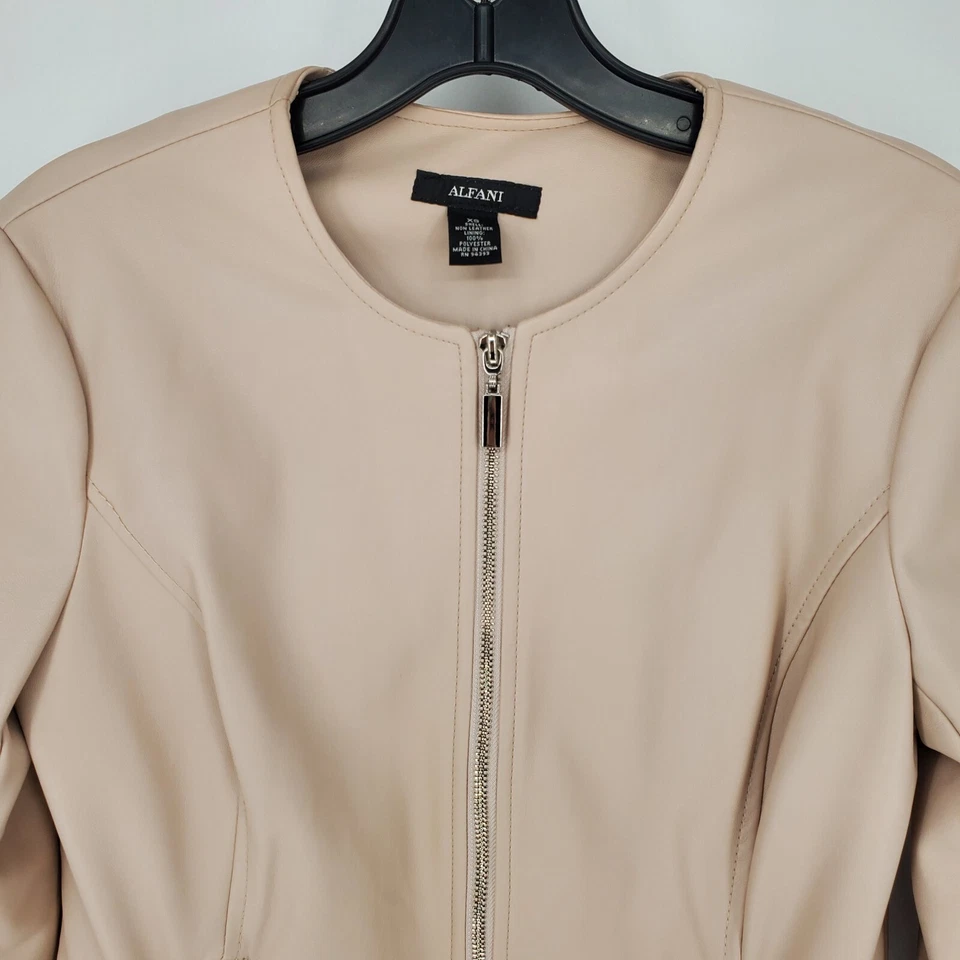 Chaqueta de cuero sintético Alfani para mujer XS rosa manga larga cremallera completa manga acampanada Foto 2 de 4