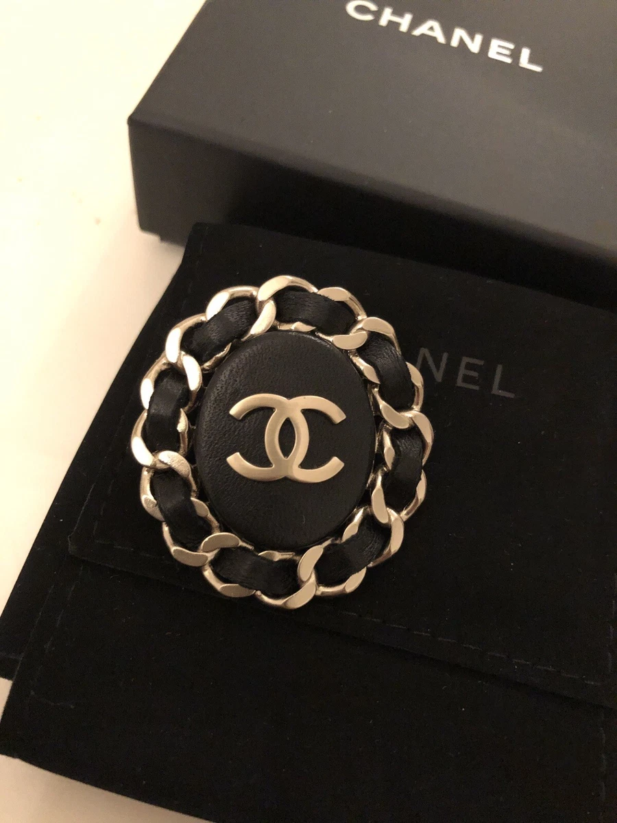 Pre owned chanel sale brooch