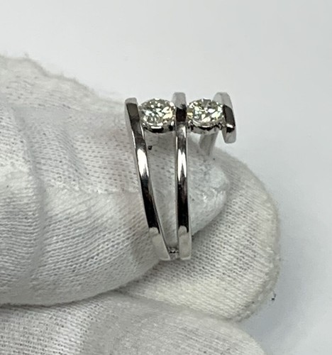0.82 ct Ladies Round Cut Diamond Split Shank Anniversary Ring in Gold - Picture 7 of 8