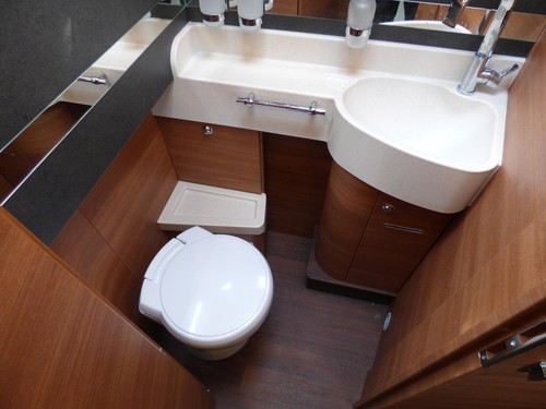 2023 Carthago Chic C Line i 50 QB L Mercedes auto 5 berth 5 belt for sale - Picture 7 of 9