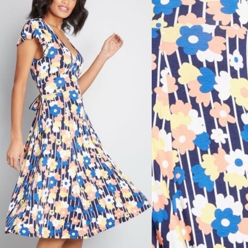 Vestido ModCloth Timelessly Lovable Floral Cuello en V Jersey Tejido Talla Grande NUEVO - Imagen 8 de 8