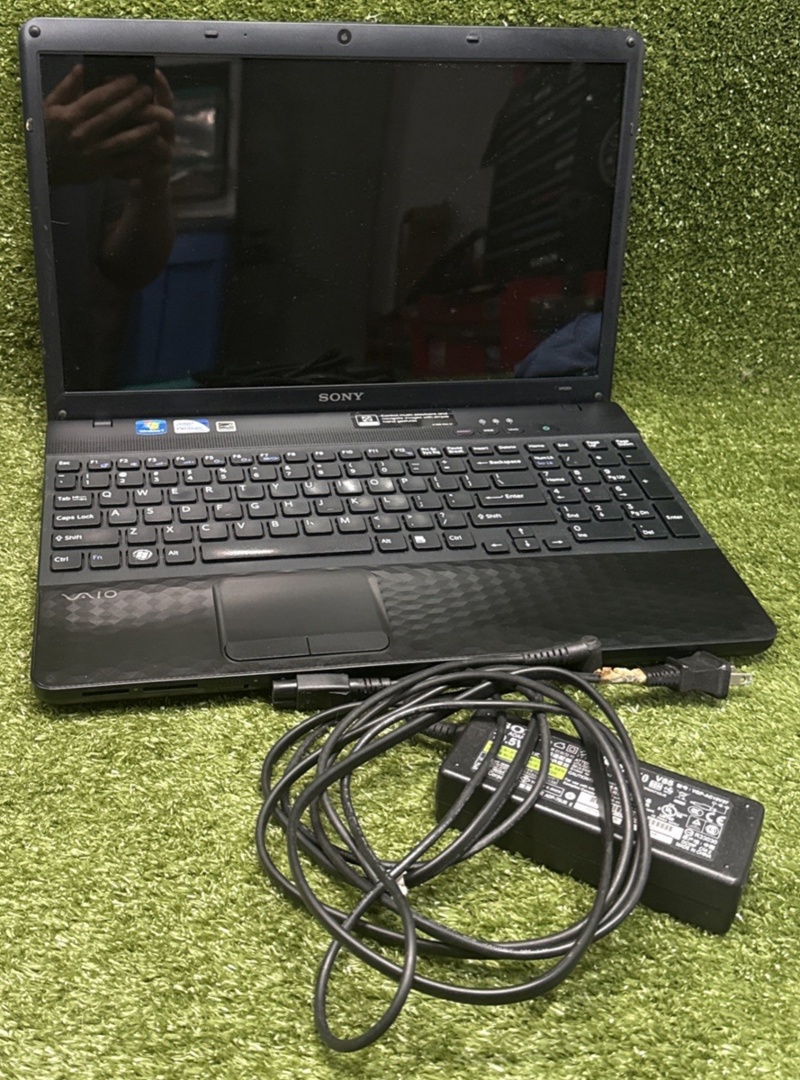 Sony Vaio VPCEH Intel Pentium 2GHz 4GB RAM 450GB Windows 7 With