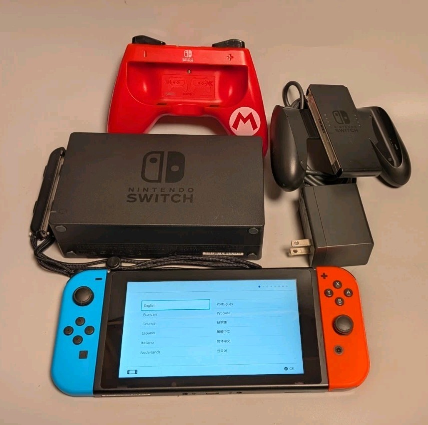 Nintendo Switch HAC-001(-01) Handheld Console - 128GB - OLED