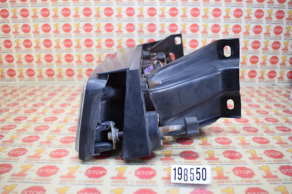 CHRYSLER TC MASERATI 1989-1991 CONJUNTO DE FAROS LATERALES DERECHOS DE PASAJERO OEM Foto 2 de 4