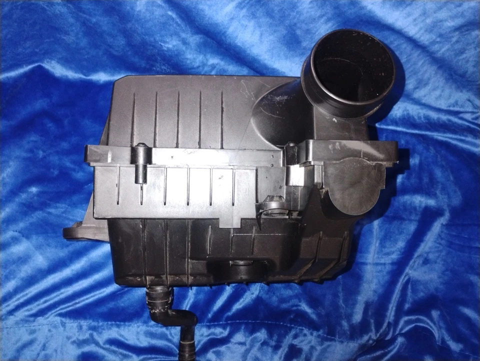 2019–2023 AUDI Q3 ДВИГАТЕЛЬ ВОЗДУХООЧИСТИТЕЛЬ ВПУСКНОЙ ФИЛЬТР КОРПУС КОРОБКА OEM 5Q0129618B - Изображение 4 из 4