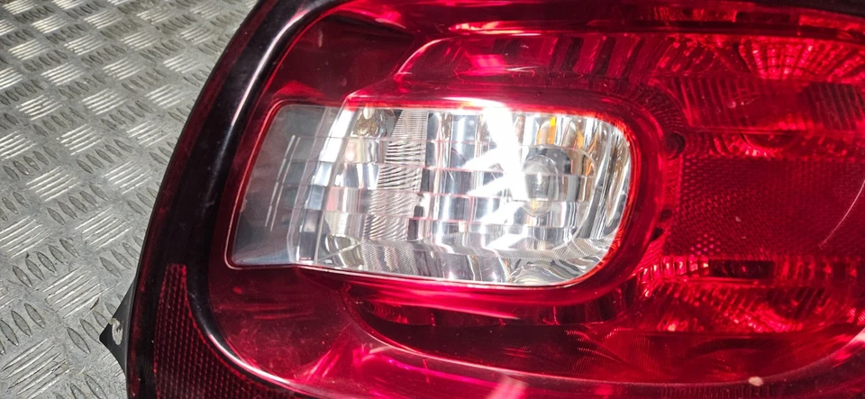 Piloto trasero derecho conductor citroen ds3 2010 o/s Foto 3 de 4