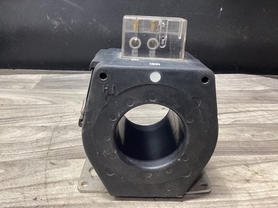 SCHLUMBERGER 92352-015 R6M CURRENT TRANSFORMER 200: 5A #116A155PR2