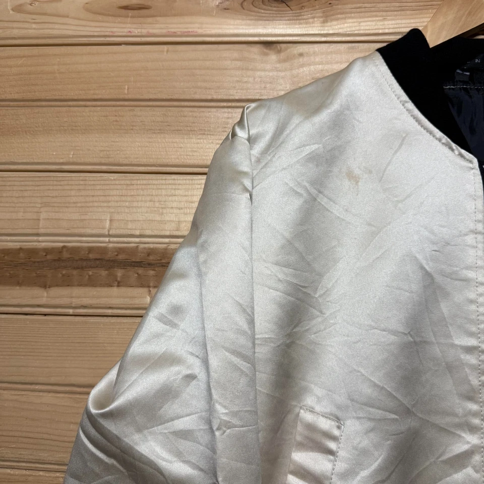 Mt. Chaqueta de bombardero Fuji Eagle bordada Japón recuerdo Sukajan para mujer - mediana Foto 4 de 4