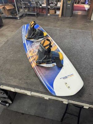 Liquid Force Evolution 138 Wake Board With CWB Large Bindings
