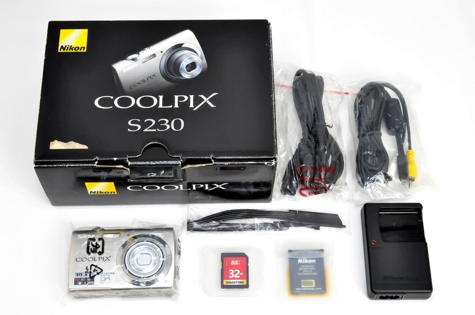 Near Mint Nikon COOLPIX S230 10MP Black Digital Camera w/ SD Card Charger Japan