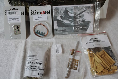 Tamiya 35160 __ Russischer Kampfpanzer T72M1 + diverse Zurüstsätze - Bild 5 von 5