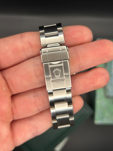 Rolex Explorer I Ref. 14270 (Box and Papers) 1998 - Picture 2 of 5