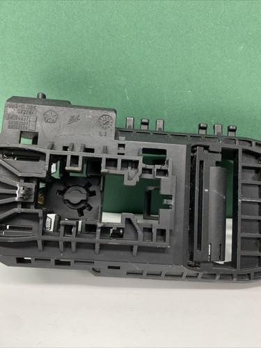 2013-2016 Dart Left Rear Outer Door Handle 1SZ34DX8AD 58084837 Black Bracket OEM - Picture 4 of 13