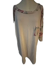 Lovely J Boutique USA  Beige Pink Floral Plus Top Sz 3 XL