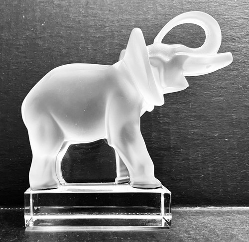 Lalique Elephant on Base Frosted and Clear Glass Figurine Signed and Perfect - Picture 2 of 7