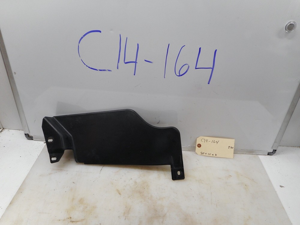 2001 Land Rover Discovery RH Front Wheel Well Splash Shield KRN100120