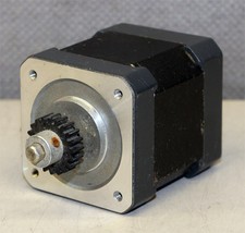 Oriental Motor Co. Ltd. PK245-02AA Vexta 2-Phase Stepping Stepper Motor